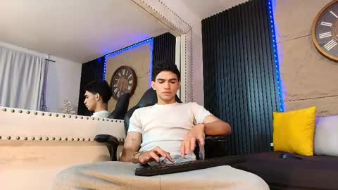 Snapshot of nico_monroet chatting on 04/24/26, 09:39 nico_monroet online show from 04/24/26, 09:39