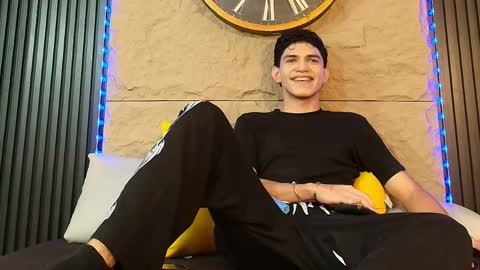 Snapshot of nico_monroet chatting on 05/06/26, 10:48 nico_monroet online show from 05/06/26, 10:48