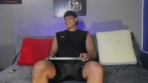 Snapshot of nicol_and_thiago_212 chatting on 05/02/26, 09:31 nicol_and_thiago_212 online show from 05/02/26, 09:31