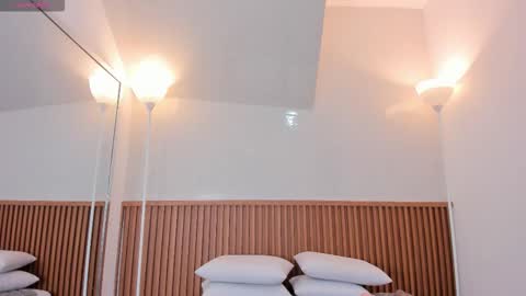 Nicol online show from 01/10/26, 03:52