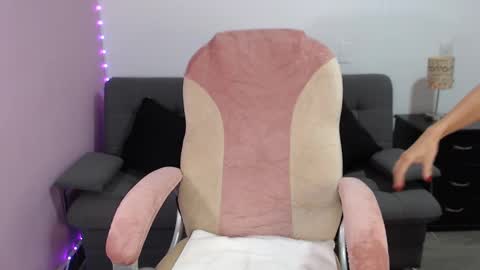 nicole Storm online show from 09/09/25, 11:15