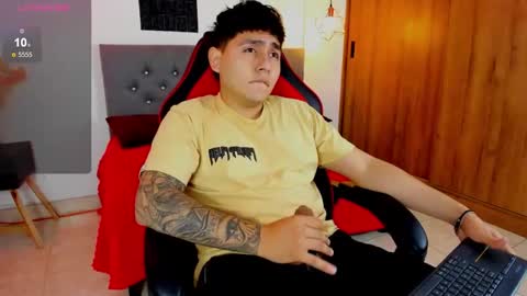 nicolas_james_sc online show from 12/22/25, 01:52