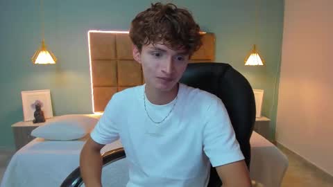 nicolasferrer18 online show from 10/29/25, 09:05