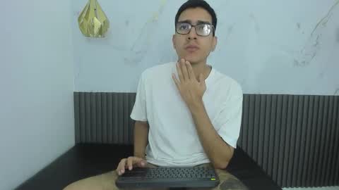 nicolasfine online show from 01/10/26, 12:07