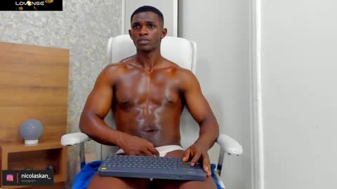 Nicolas online show from 12/06/24, 03:44