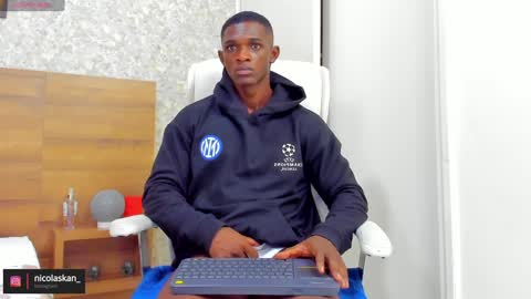 Nicolas online show from 12/10/24, 01:00