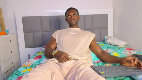 Snapshot of nicolaskan chatting on 05/27/26, 04:26 Nicolas online show from 05/27/26, 04:26
