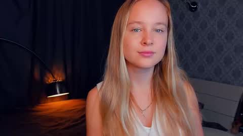 Snapshot of nicolavanderbie chatting on 09/09/25, 06:07 Nicoletta online show from 09/09/25, 06:07