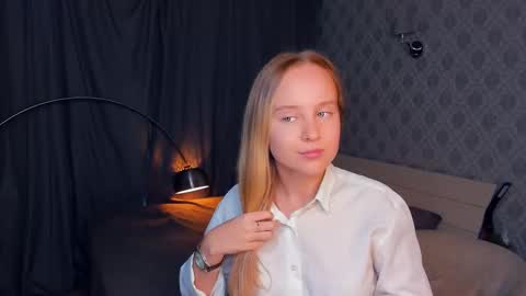 Snapshot of nicolavanderbie chatting on 09/20/25, 05:47 Nicoletta online show from 09/20/25, 05:47