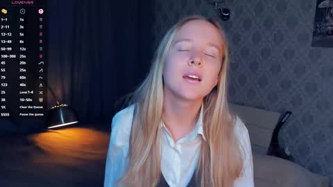 Snapshot of nicolavanderbie chatting on 09/23/25, 05:49 Nicoletta online show from 09/23/25, 05:49