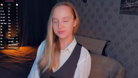 Snapshot of nicolavanderbie chatting on 09/24/25, 05:27 Nicoletta online show from 09/24/25, 05:27