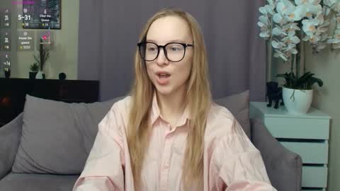 Nicoletta online show from 12/21/25, 07:10