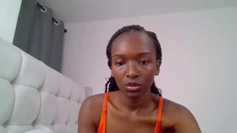 nicole161117 online show from 11/25/25, 01:49