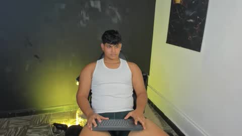 nicole_and_thiago1 online show from 02/16/26, 10:28