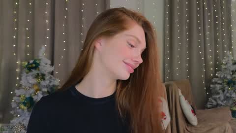 Snapshot of nicole_broown chatting on 12/15/24, 11:53 Nicole online show from 12/15/24, 11:53