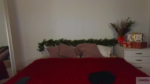 Snapshot of nicole_broown chatting on 12/20/24, 09:17 Nicole online show from 12/20/24, 09:17