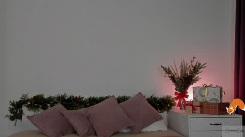 Snapshot of nicole_broown chatting on 12/23/24, 09:18 Nicole online show from 12/23/24, 09:18