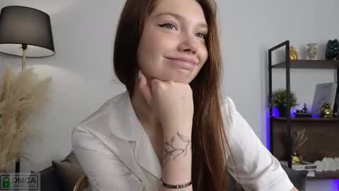 Snapshot of nicole_broown chatting on 09/18/25, 01:24 Nicole online show from 09/18/25, 01:24