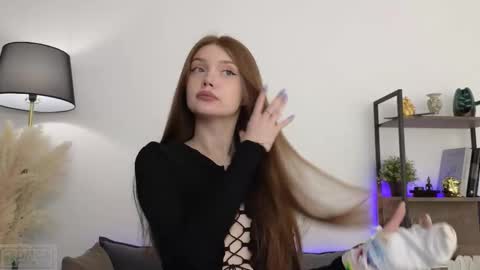 Snapshot of nicole_broown chatting on 09/27/25, 07:08 Nicole online show from 09/27/25, 07:08