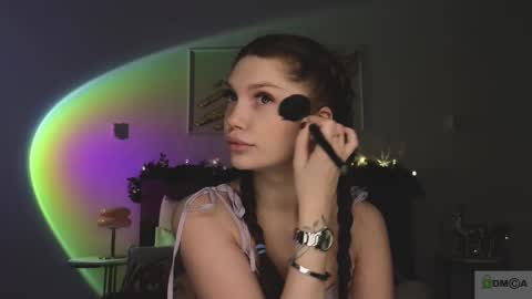 Nicole online show from 12/19/25, 09:00