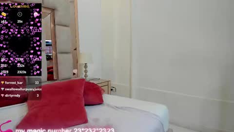 nicole_fisherr online show from 02/18/25, 08:05