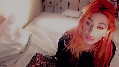 Snapshot of nicole_g0ld_ chatting on 12/06/24, 07:10 Nicole online show from 12/06/24, 07:10