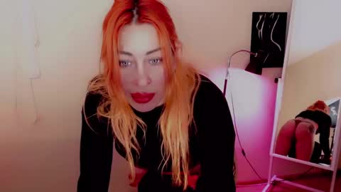 Snapshot of nicole_g0ld_ chatting on 12/07/24, 10:28 Nicole online show from 12/07/24, 10:28