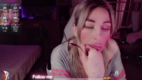 Nicole online show from 04/05/26, 01:36