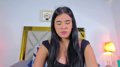 nicole_grace0 online show from 09/12/25, 11:54