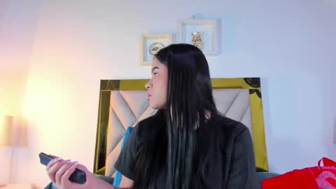 nicole_grace0 online show from 10/02/25, 12:01