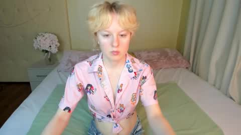 nicole_hiness online show from 03/01/25, 08:23