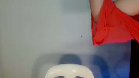 nicole_kiss01 online show from 01/18/25, 11:32