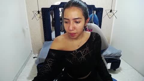 Snapshot of nicole_samantha chatting on 01/27/25, 11:22 Samantha online show from 01/27/25, 11:22