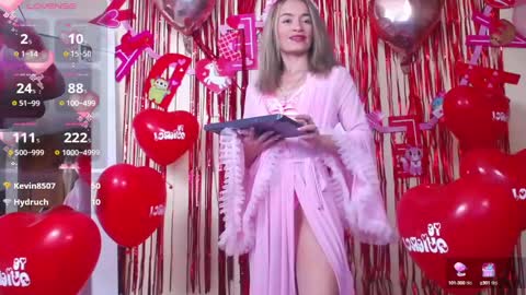 Nicole Santana online show from 02/15/25, 12:37