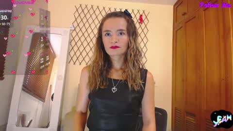 Nicole Santana online show from 11/11/25, 09:26