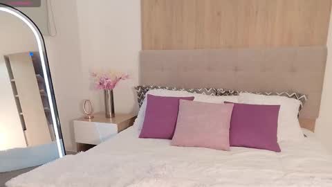 N A T A L I A online show from 12/20/25, 02:29