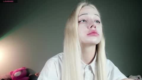 Mary online show from 09/21/25, 02:35