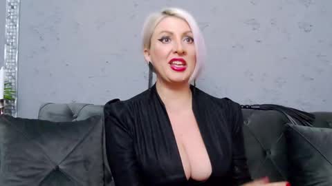 Nicole Domme online show from 02/28/25, 02:09