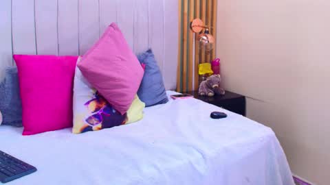 N i c o l e  online show from 01/27/25, 02:02