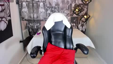 N i c o l e  online show from 02/19/25, 05:49