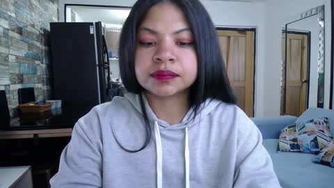 Snapshot of nicoleebon chatting on 10/03/25, 09:34 Nicole online show from 10/03/25, 09:34