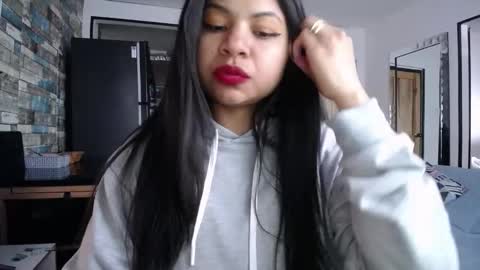 Snapshot of nicoleebon chatting on 10/12/25, 06:29 Nicole online show from 10/12/25, 06:29