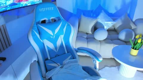 Nicolle online show from 06/05/26, 01:34