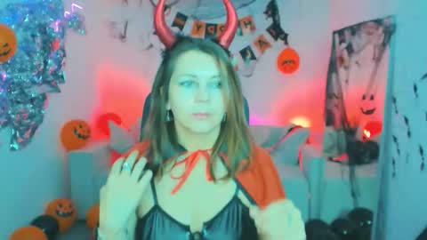 nicolehits online show from 10/31/25, 06:03