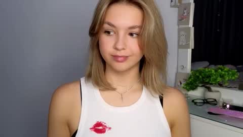 Nicole online show from 12/05/25, 05:53