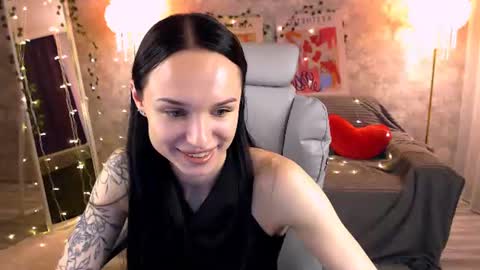 Snapshot of nicolemerz chatting on 06/19/26, 04:11 Nicole online show from 06/19/26, 04:11