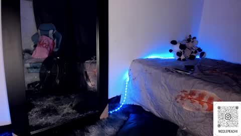 Nicol independent model online show from 12/24/24, 05:55