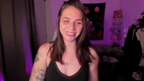 Nicol independent model online show from 09/14/25, 11:37