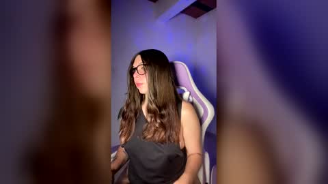 Nicol independent model online show from 04/19/26, 03:11