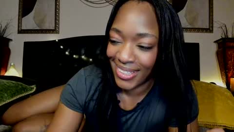 Snapshot of nicolesolace chatting on 12/19/24, 02:12 Nicole online show from 12/19/24, 02:12